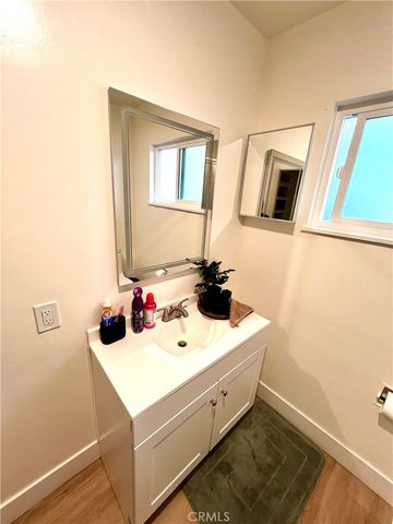 1250 E 3rd Street 8, Long Beach, CA 90802