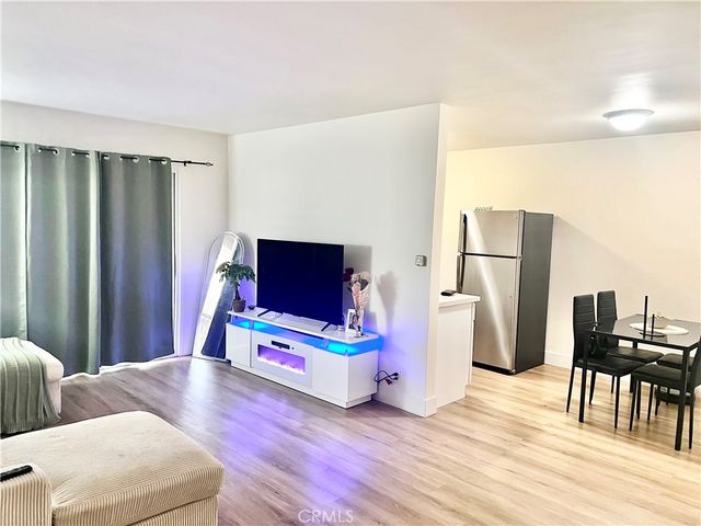 1250 E 3rd Street 8, Long Beach, CA 90802