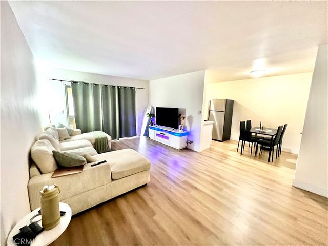 1250 E 3rd Street 8, Long Beach, CA 90802