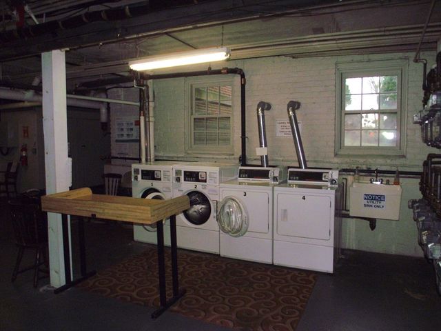 10 Presidents Ln 10, Quincy, MA 02169