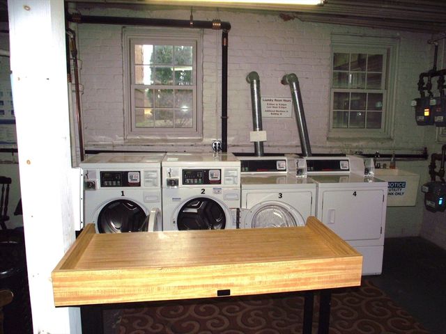 10 Presidents Ln 10, Quincy, MA 02169