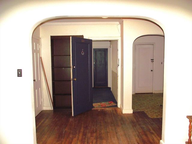 10 Presidents Ln 10, Quincy, MA 02169