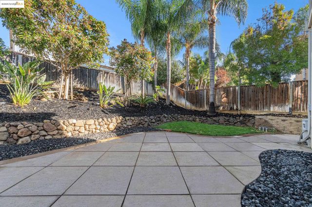 224 W Country Club Dr, Brentwood, CA 94513