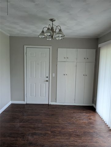 336 Dian Street, Burleson, TX 76028