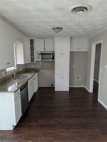 336 Dian Street, Burleson, TX 76028