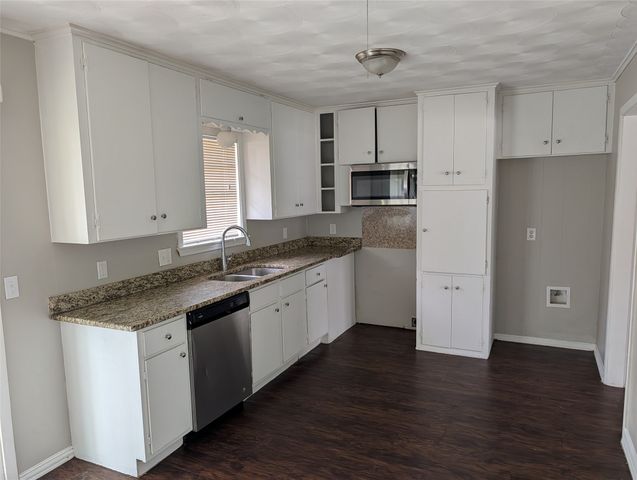 336 Dian Street, Burleson, TX 76028