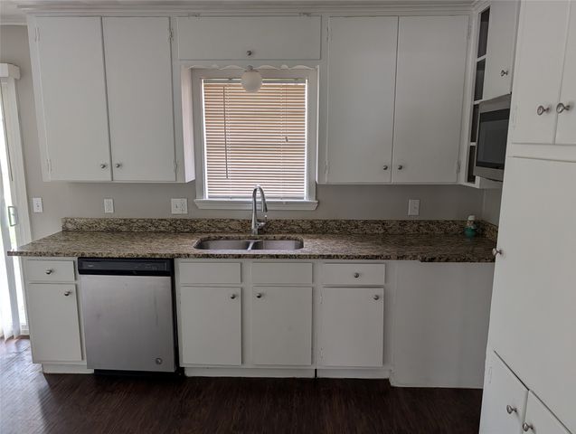 336 Dian Street, Burleson, TX 76028