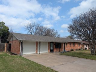 336 Dian Street, Burleson, TX 76028