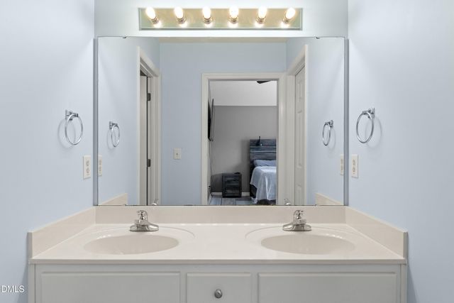 253 Skylar Lane, Four Oaks, NC 27524