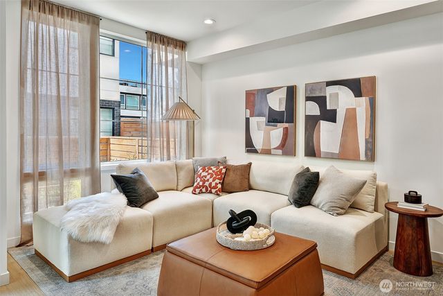 1301 E 31st Avenue S, Seattle, WA 98144