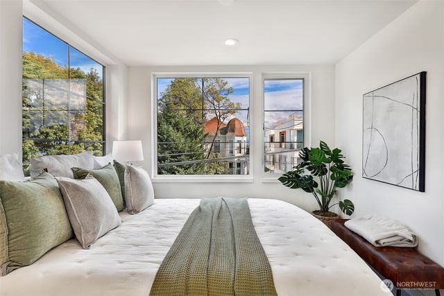 1301 E 31st Avenue S, Seattle, WA 98144