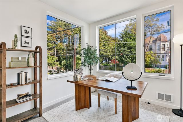 1301 E 31st Avenue S, Seattle, WA 98144