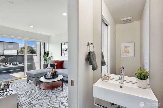 1301 E 31st Avenue S, Seattle, WA 98144