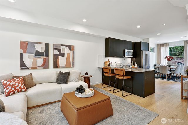 1301 E 31st Avenue S, Seattle, WA 98144