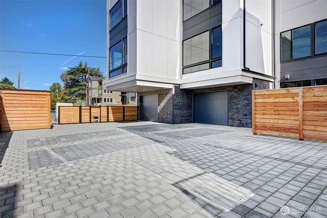 1301 E 31st Avenue S, Seattle, WA 98144