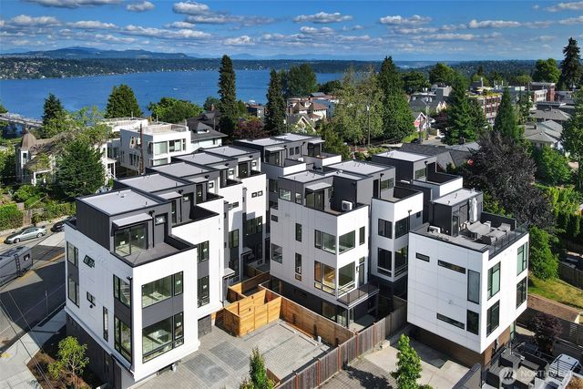 1301 E 31st Avenue S, Seattle, WA 98144