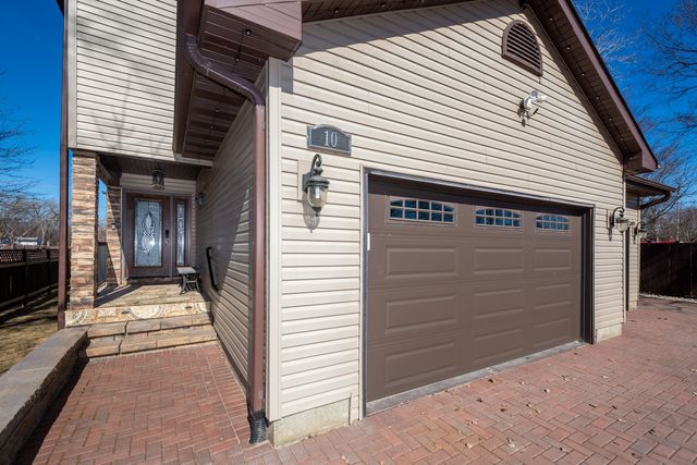 10 Matts Road, Fox Lake, IL 60020