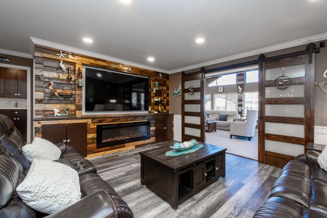 10 Matts Road, Fox Lake, IL 60020