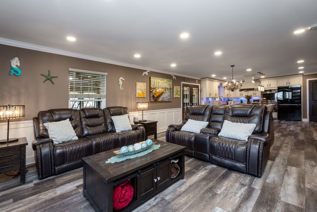 10 Matts Road, Fox Lake, IL 60020