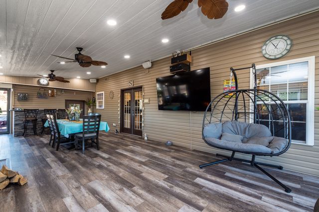 10 Matts Road, Fox Lake, IL 60020