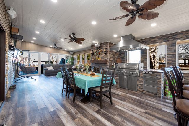 10 Matts Road, Fox Lake, IL 60020