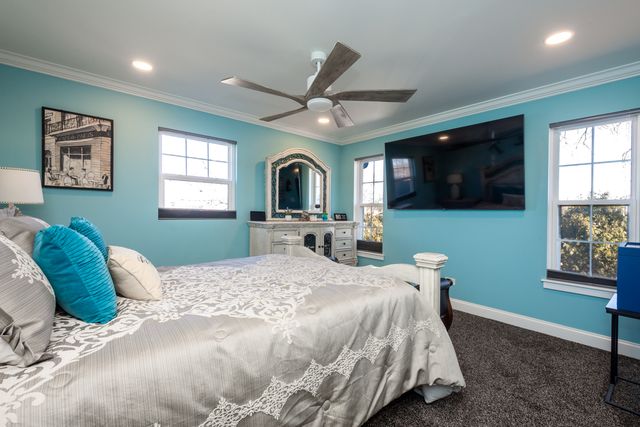 10 Matts Road, Fox Lake, IL 60020