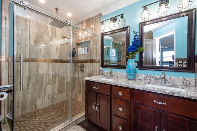 10 Matts Road, Fox Lake, IL 60020