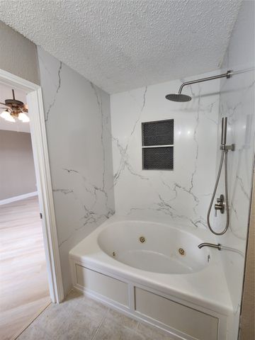 907 Live Oak Drive, Anna, TX 75409