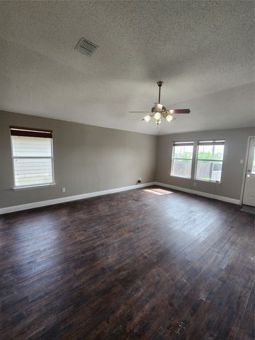 907 Live Oak Drive, Anna, TX 75409