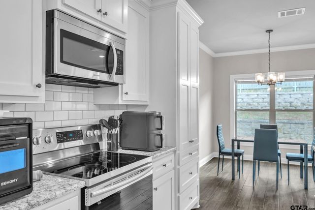 820 Lindsey Ln, Whitehouse, TX 75791