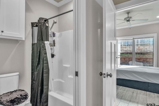 820 Lindsey Ln, Whitehouse, TX 75791