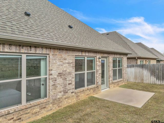 820 Lindsey Ln, Whitehouse, TX 75791