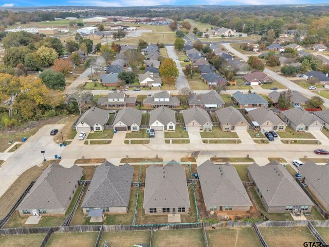 820 Lindsey Ln, Whitehouse, TX 75791