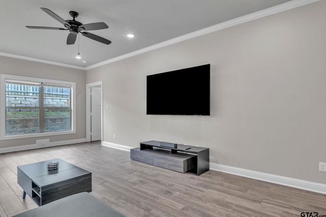 820 Lindsey Ln, Whitehouse, TX 75791