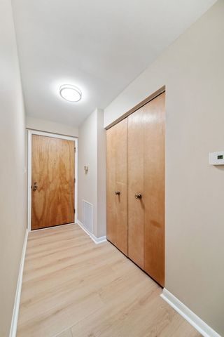 1025 S Fernandez Avenue 4M, Arlington Heights, IL 60005