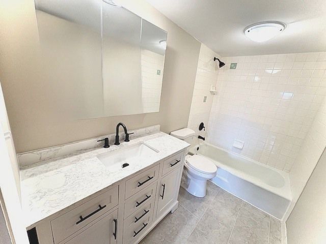 1025 S Fernandez Avenue 4M, Arlington Heights, IL 60005