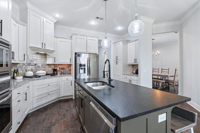 405 Angel Falls Lane, Springdale, AR 72762