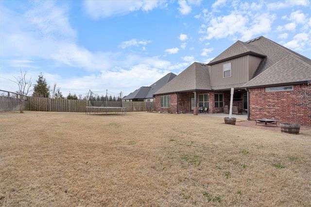 405 Angel Falls Lane, Springdale, AR 72762