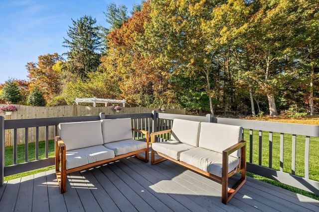 61 Nobadeer Cir, Kingston, MA 02364