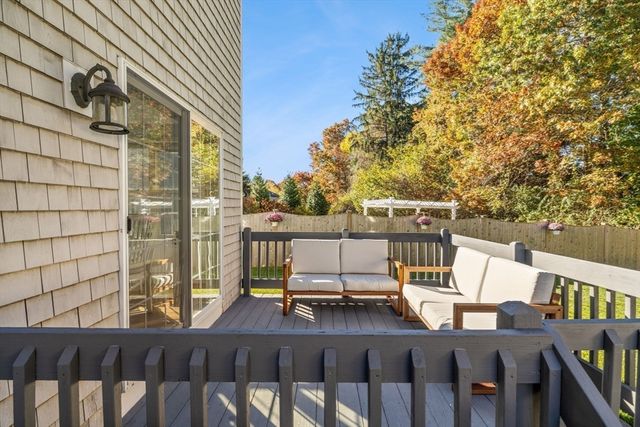 61 Nobadeer Cir, Kingston, MA 02364