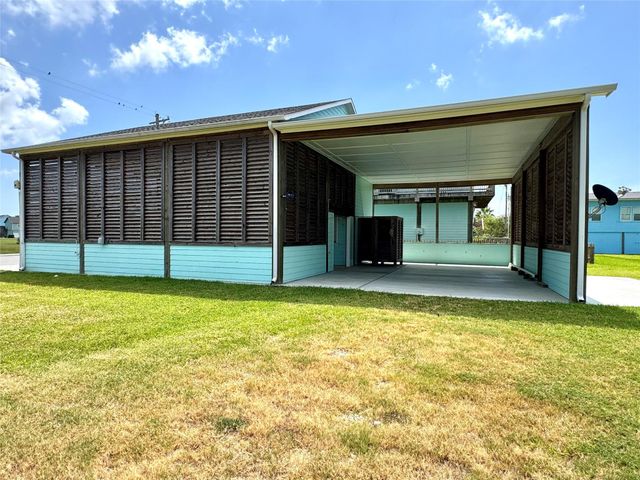 945 Alberdie Drive, Crystal Beach, TX 77650