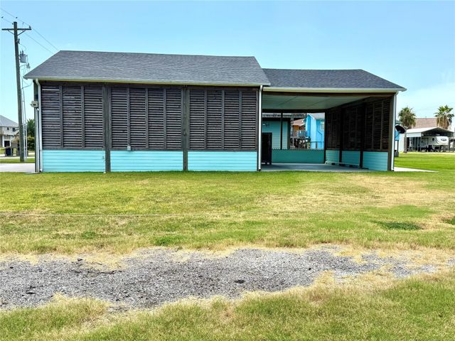 945 Alberdie Drive, Crystal Beach, TX 77650