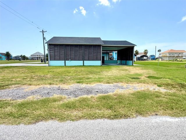 945 Alberdie Drive, Crystal Beach, TX 77650