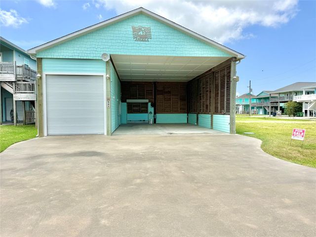 945 Alberdie Drive, Crystal Beach, TX 77650