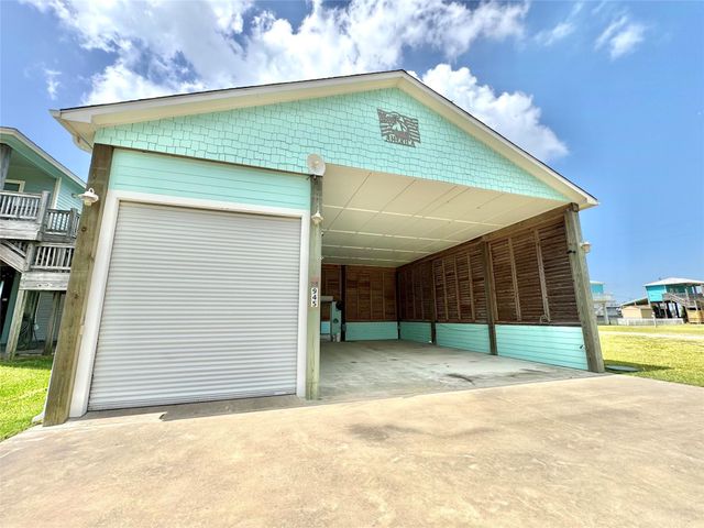945 Alberdie Drive, Crystal Beach, TX 77650