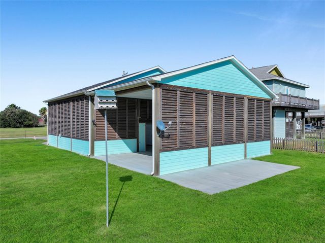 945 Alberdie Drive, Crystal Beach, TX 77650