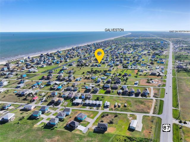 945 Alberdie Drive, Crystal Beach, TX 77650