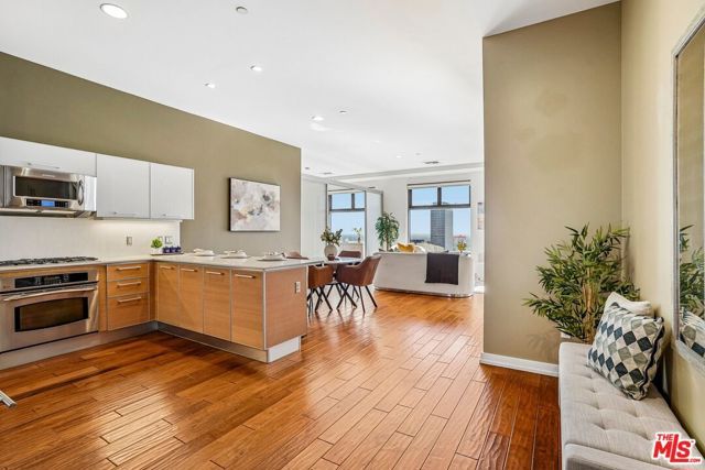 801 S Grand Avenue 1712, Los Angeles, CA 90017