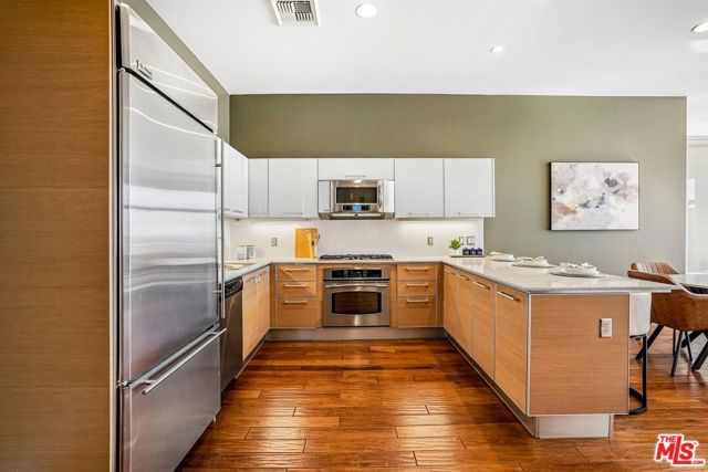 801 S Grand Avenue 1712, Los Angeles, CA 90017