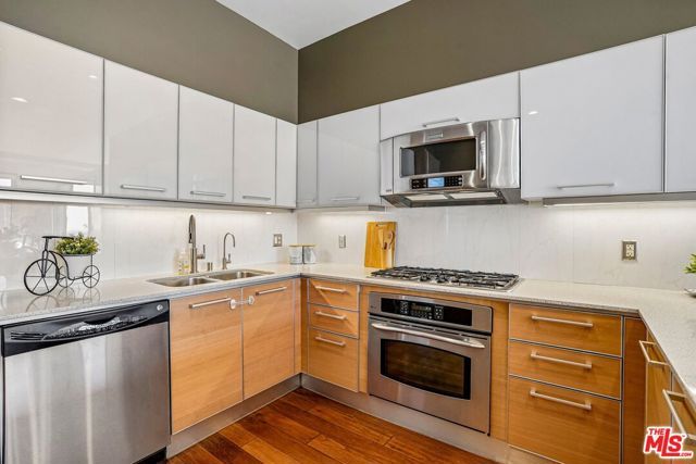 801 S Grand Avenue 1712, Los Angeles, CA 90017